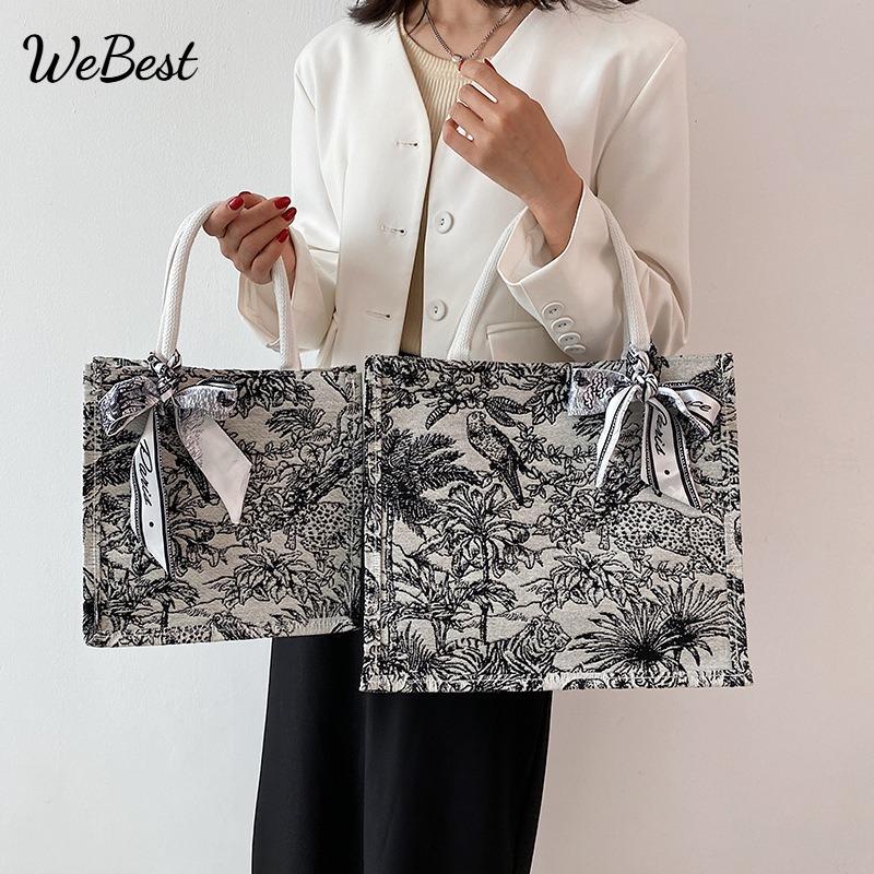 

Stylish Tote Handbag for Work and Everyday Use