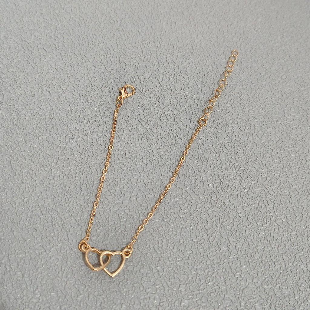 Interlocking Hearts High-End Women's Bracelet - Creative, Simple, Hollow Heart Design