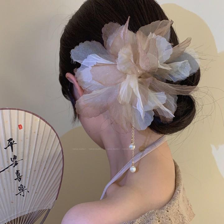 Rain of Flowers: Vintage Butterfly Hairpin for Women in New Chinese Style, Perfect for Hanfu and Cheongsam