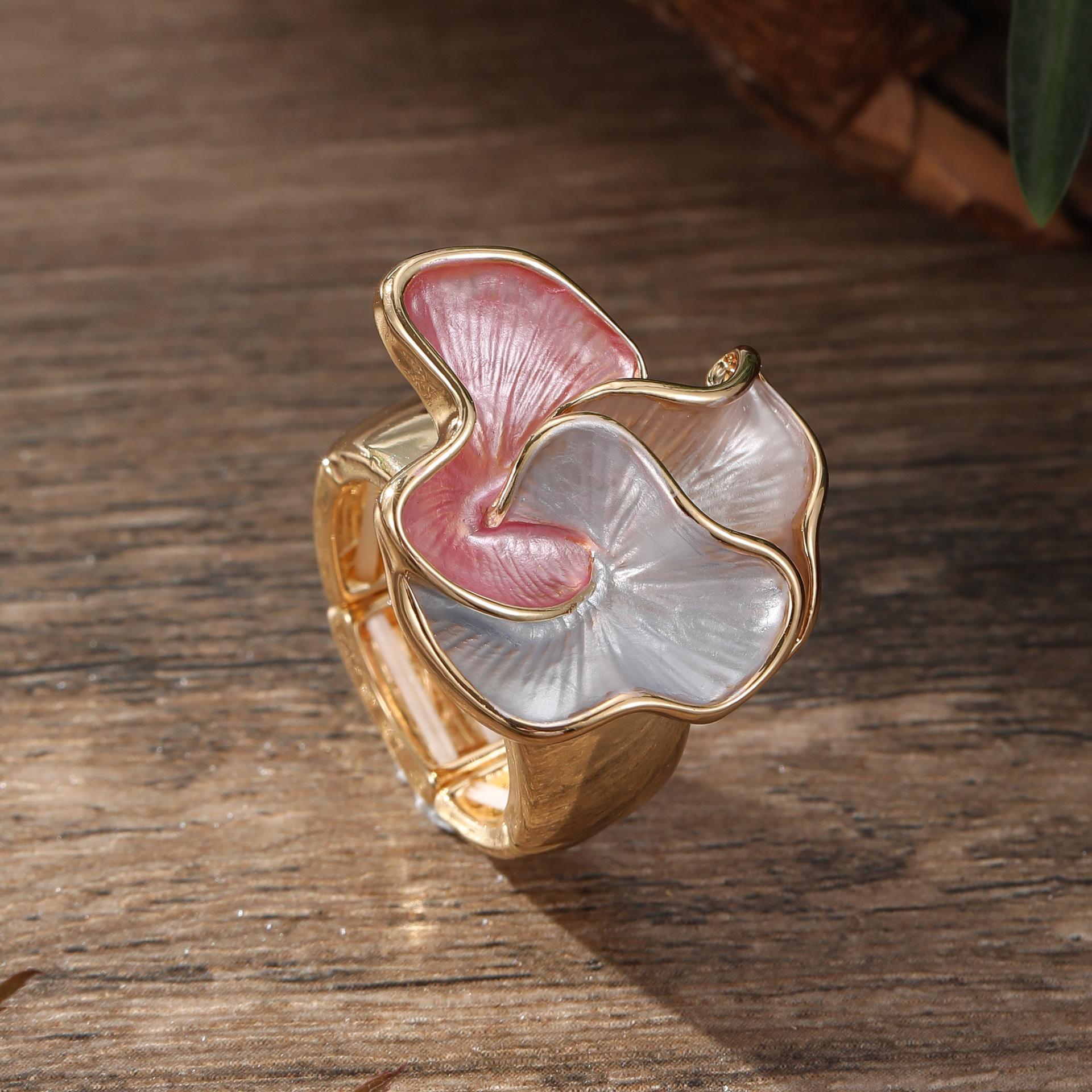 

Color Painting Oil Geometric Petal Stretch Ring Fashion Versatile Ladies Flower Alloy Diamond Elastic Rope Adjustable