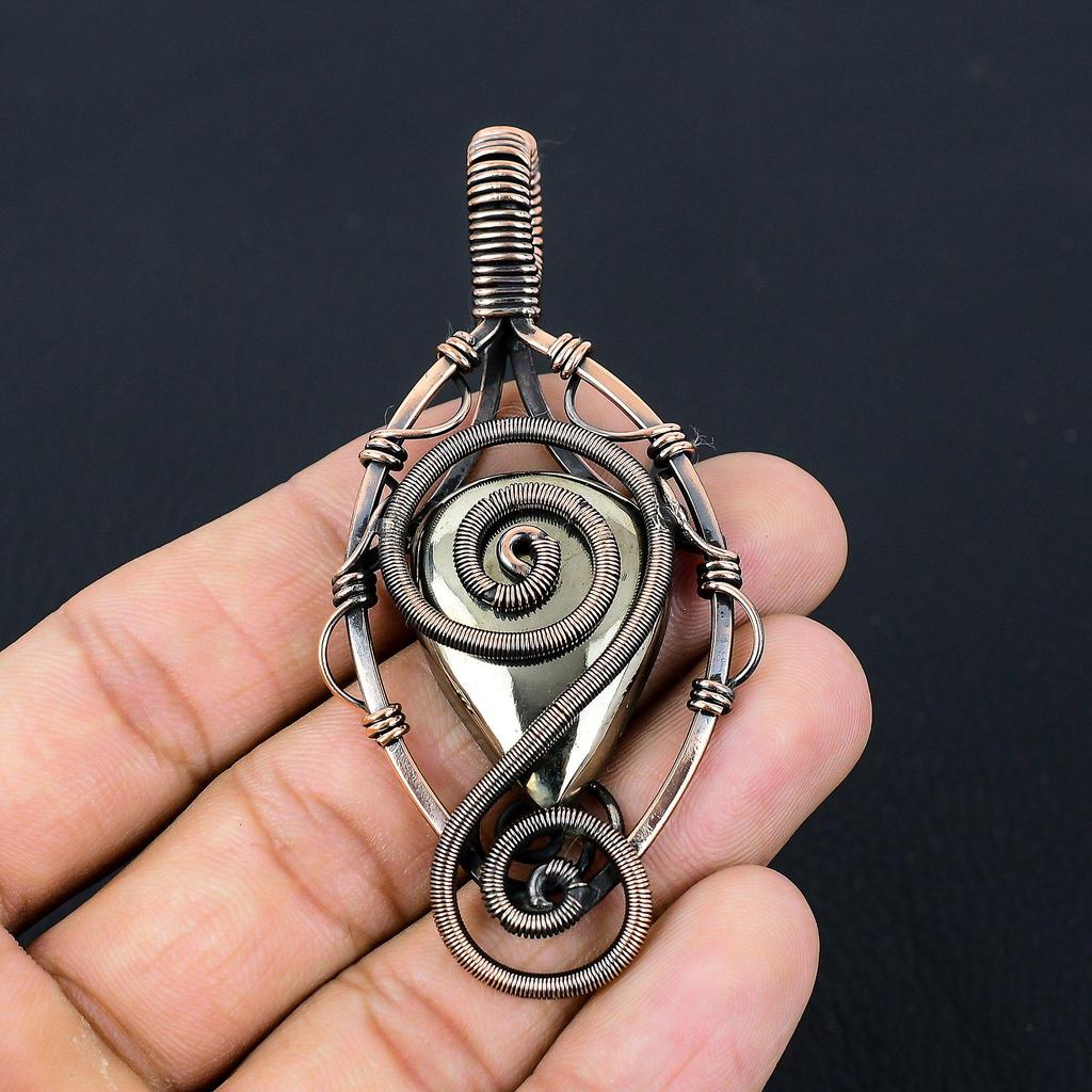 Zlatý apačský pyritový drahokam z čistého měděného drátu zabalené ručně vyráběné šperky s přívěskem