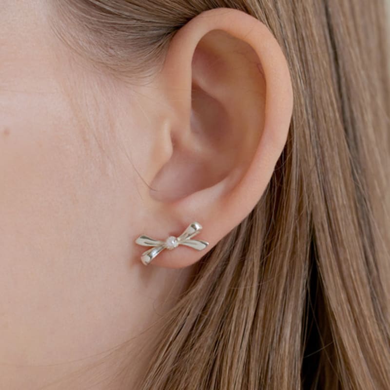 Lewe Petite Pearl Ribbon Earring (Silver/Gold)