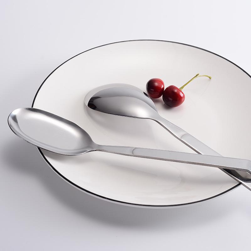 Stainless Steel Long-Handled Colander Spoon - Western Tableware for Hotels and Large Food Portions