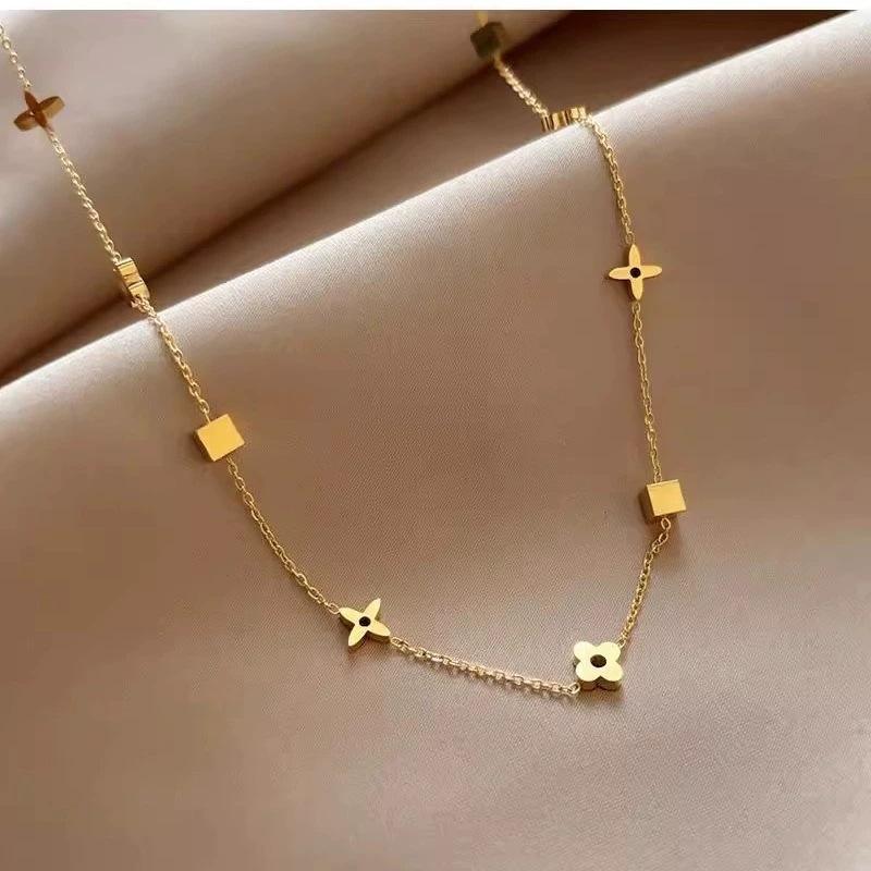 Geometric Small Square Flower Titanium Steel Necklace for Girls Fashionpopular Four-leaf Clover Clavicle Chain
