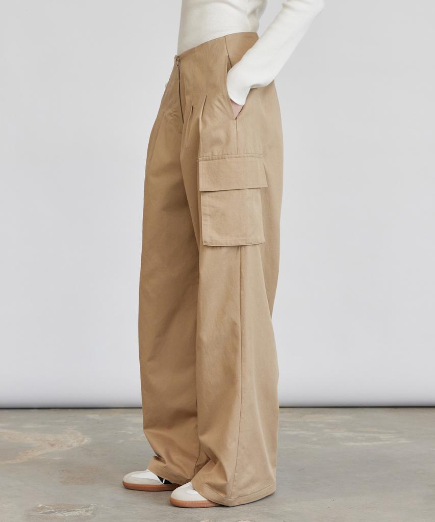 ITOV SEOUL Cotton Tuck Cargo Pants Be
