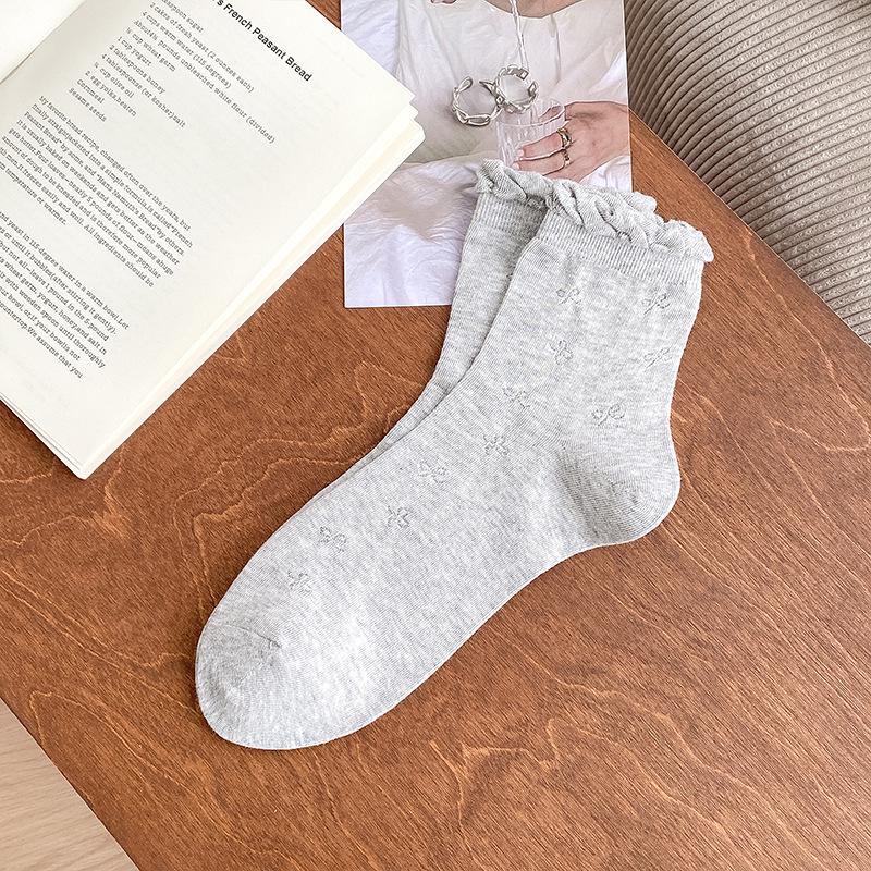 Women's Mid-Calf Heart Pattern Cotton Socks - Bubble Cuff, Thin, Simple, Versatile, Perfect for Spring/Summer.
