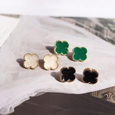 Pendientes de Trébol de Cuatro Hojas con Goteo de Aceite Simples de Lujo Ligero Pendientes de Estilo Pequeño y Fragante Temperamento de Oficina Únicos Versátiles Pendientes para Mujer