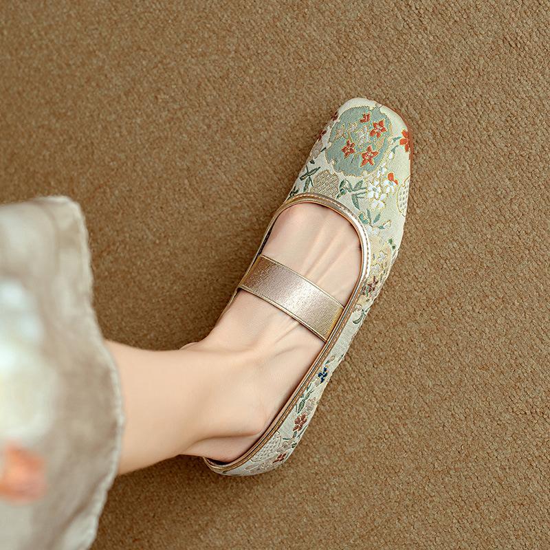 Fashion Luxury Chinese Style Embroidered Low Heels Shoes Silk Satin/Suede Square Head Slip-On Flat Mary Janes Shoe Ballet Zapatos Mujer