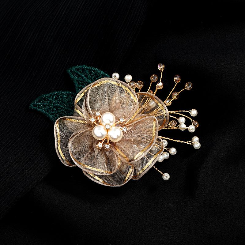 

Брошь-цветок с жемчугом высокого класса, корейская версия, женская тканевая хрустальная корсажная брошь, элегантные аксессуары для вечеринки, булавка для пальто, тренд