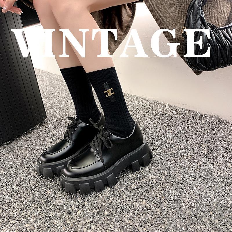 Kleine Größe Muffin dicke Sohle Samt Liu Wen erhöht Lackleder Einzel-Schuhe Britischer Stil kleine Lederschuhe