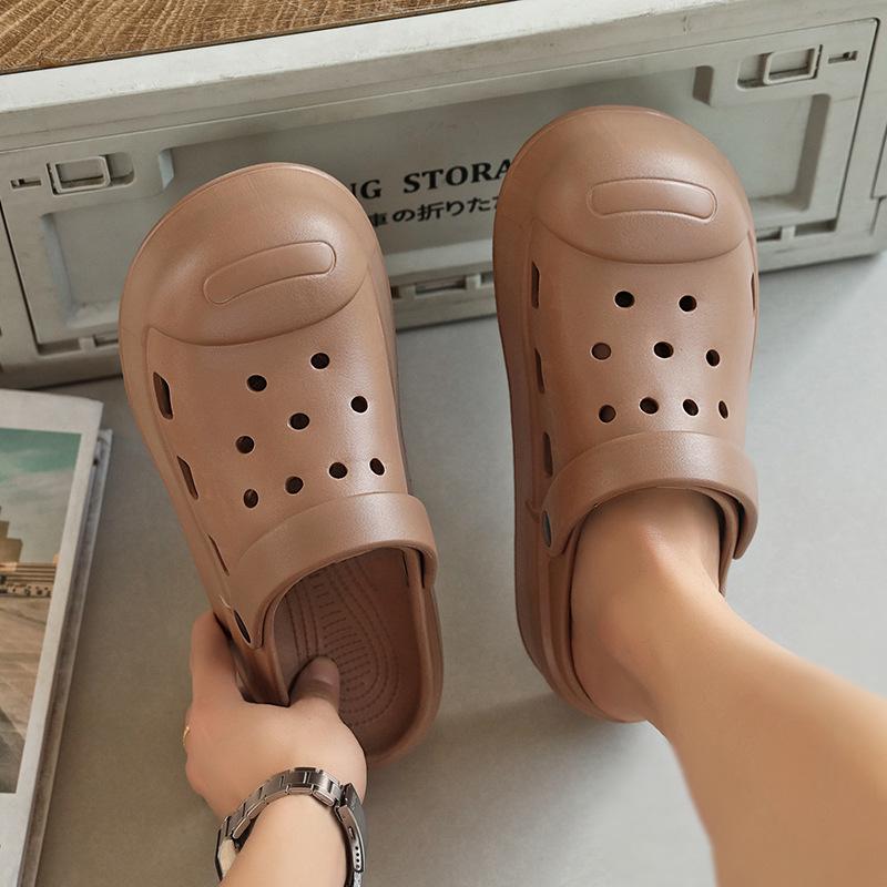 Large Size Thick-soled Hole Shoes Couple Baotou Breathable Casual Beach Shoes Outdoor Indoor Slippers