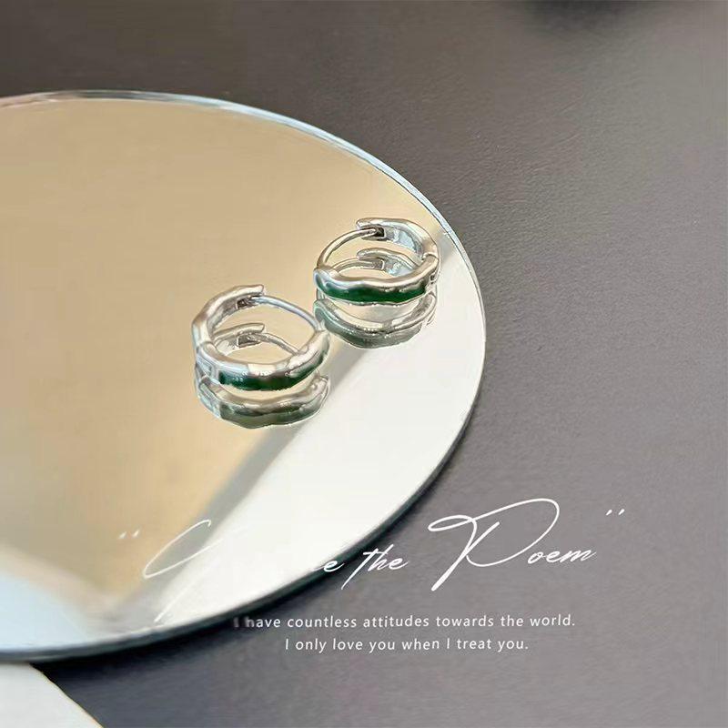 Men s Green Circle Earrings: Trendy, Luxurious, Unique Design, High-End Feel