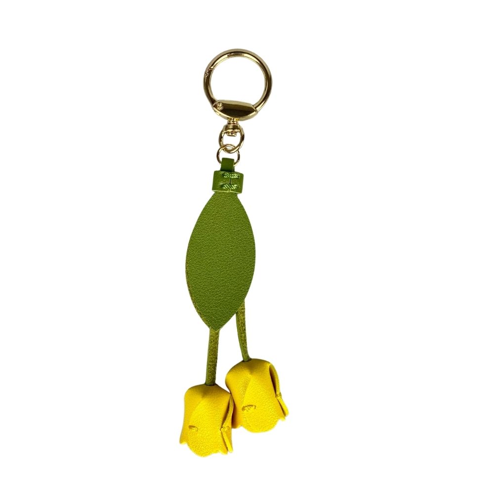 8-Color Soft Leather Tulip Bag Charm– Elegant Hanging Floral Accessory with Metal Ring, Realistic Bloom Design for Backpack