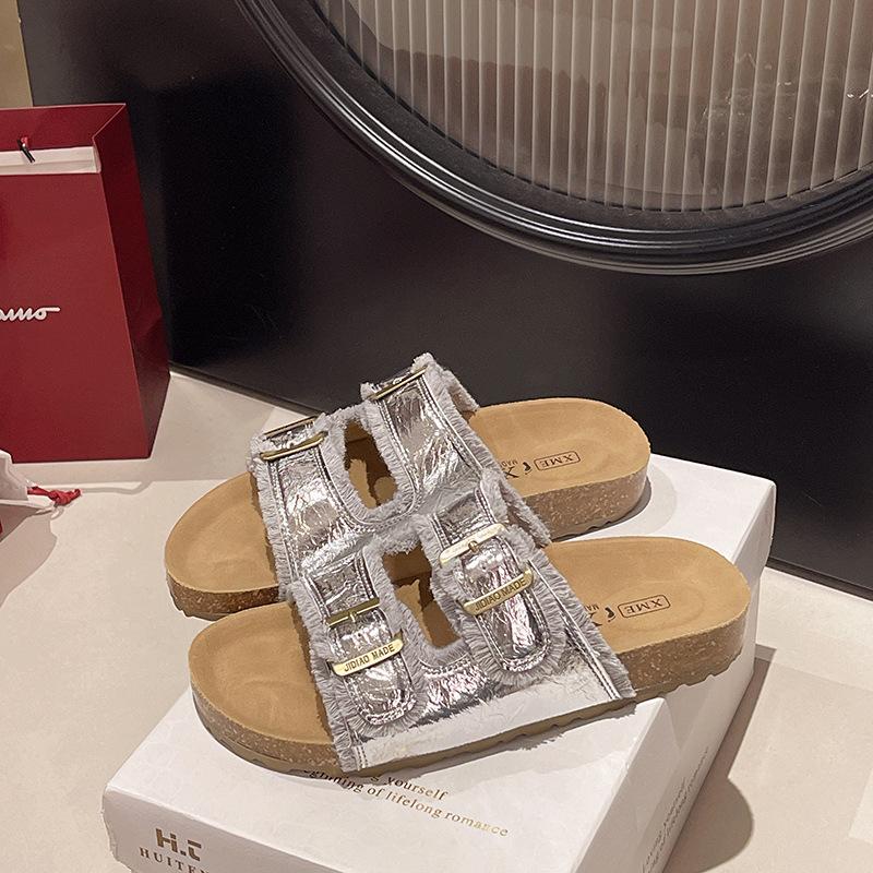 Casual outerwear soft-soled Boken slippers 2025 summer new double-breasted one-word slippers women's retro versatile beach shoes