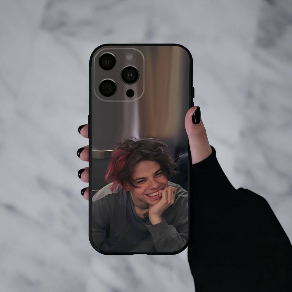 Coole Y-Yungblud Musik Sänger Handyhülle Für iPhone 17pro, 16,15,14,13,12,11 X XR Plus,Andere Weiche Schwarze Hülle