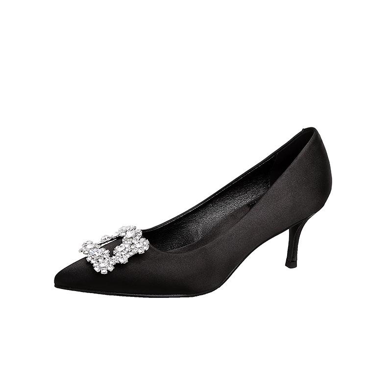 Druvmamma samma 2025 vår och höst satin lätt mun fyrkantspänne blomma diamant tunn hög klack enkelskor dams spetsiga bröllopsskor