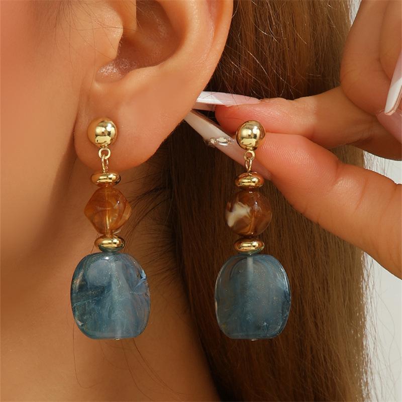 Fall/Winter New Style High-Class and Elegant Acrylic Pendant Earrings, Fashionable and Versatile Luxury Earrings