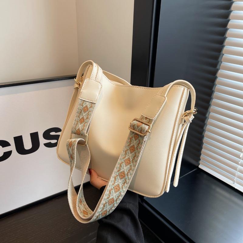 

Летняя новая сумка большой вместимости женская высококлассная нишевая дизайнерская модная универсальная сумка через плечо