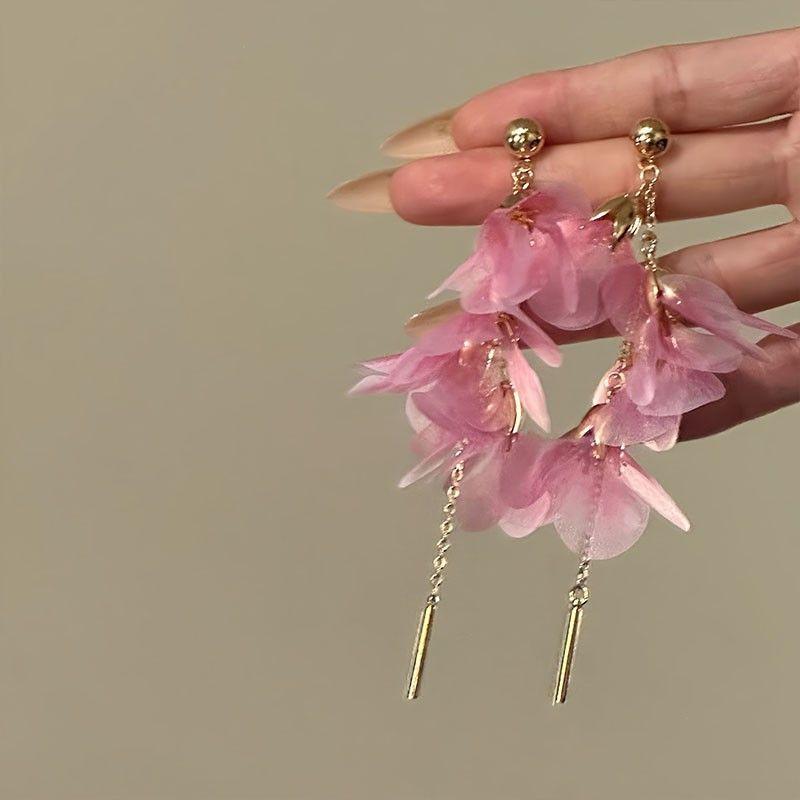 

[Свежий ветер к вечеру] Ранние весенние зеленые серьги-пусеты в виде цветков, серьги с бахромой из лепестков, необычные серьги-клипсы в отпускном стиле Pair of pink petal earrings (9cm)