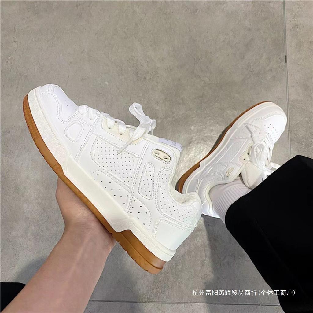 2025 spring and autumn new bread shoes male and female students casual couple skateboard shoes street photography retro sports shoes
