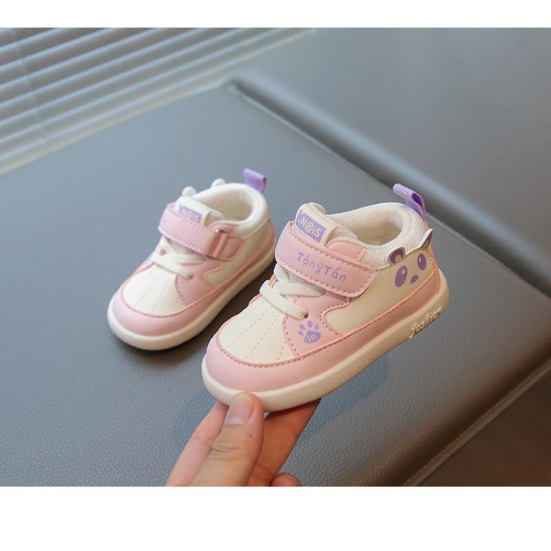 Popolari nuove scarpe traspiranti per bambini scarpe per neonati e bambini piccoli antiscivolo cartone animato supporto medio scarpe sportive moda