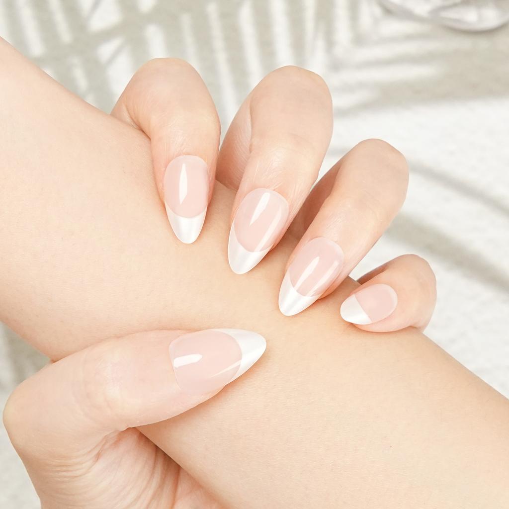 Simple French Wearing Nail Short Almond White French Fake Nail Art Tablets Europe and America