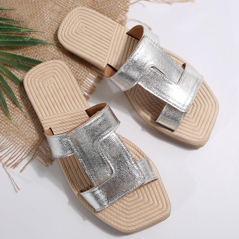 

Женские плоские сандалии лето новые квадратный носок полый крест со шлепанцами модные сандалии на мягкой подошве с нескользящей подошвой 43 серебряный