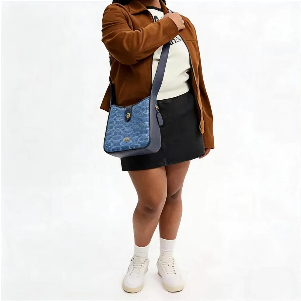 Coach Hadley 25 Classic Logo Denim And Leather Shoulder Bag Medium Women shoulder bag Indigo CDB98-IMTYV