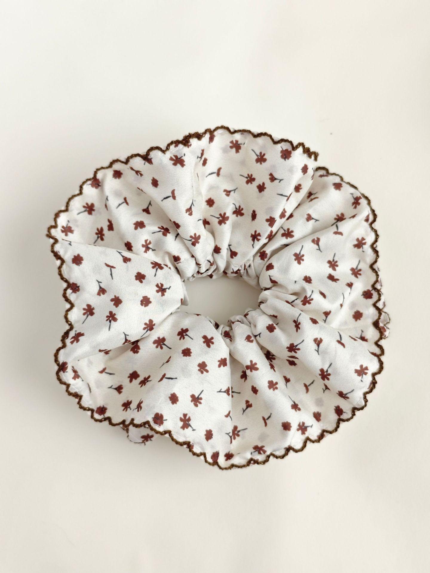 Elegant Floral Lace Trim Hair Tie – Retro Style, Versatile, and Durable