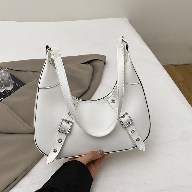 French niche design armpit bag 2025 winter new personalized fashion popular commuter shoulder crescent bag this year