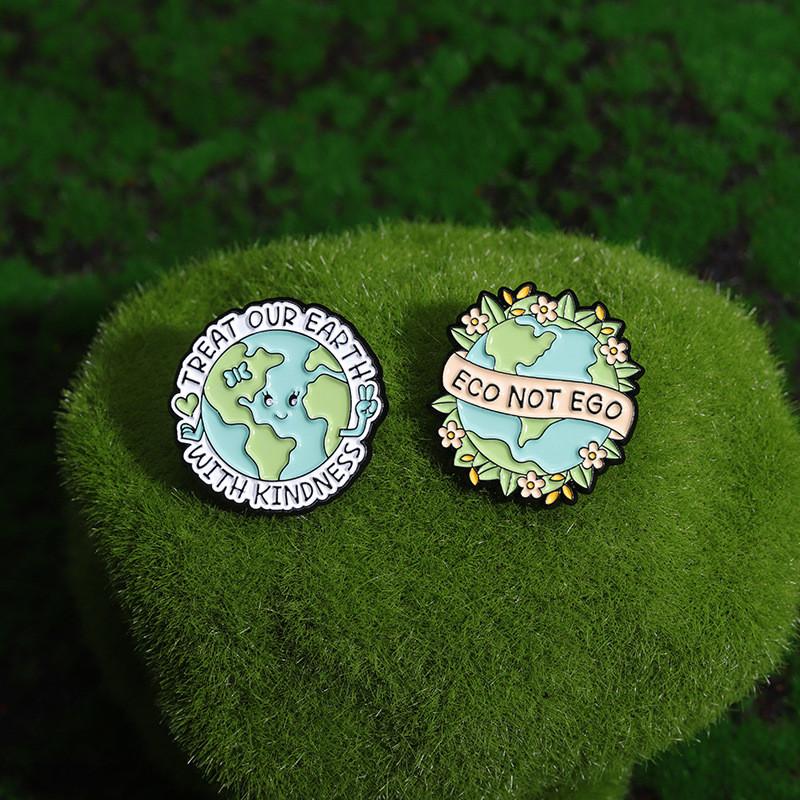 Ocean Eyecatching Green Brooch Fun Cartoon Design For Stylish Fashion Ecofriendly