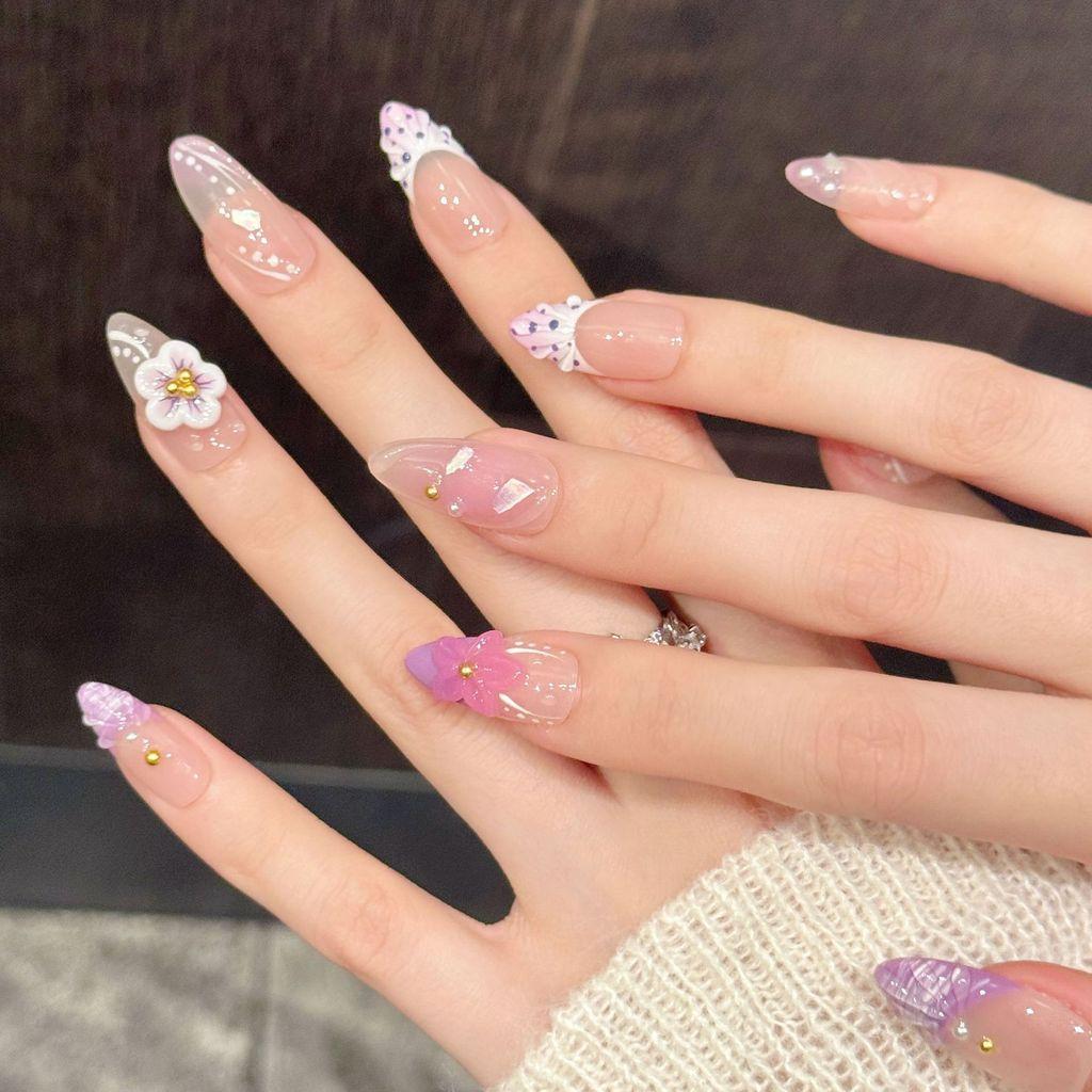 Handmade Press On Nail French Gentle Purple Hand-painted 3D Carved Flowers Almond Fake Nail Patch Artificial Nail Reusable