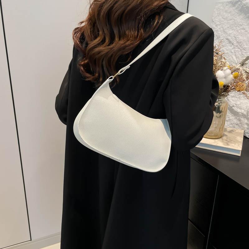 Trendy New Moon Bag Stylish Retro Handbag Perfect For Everyday Use In Multiple Colors