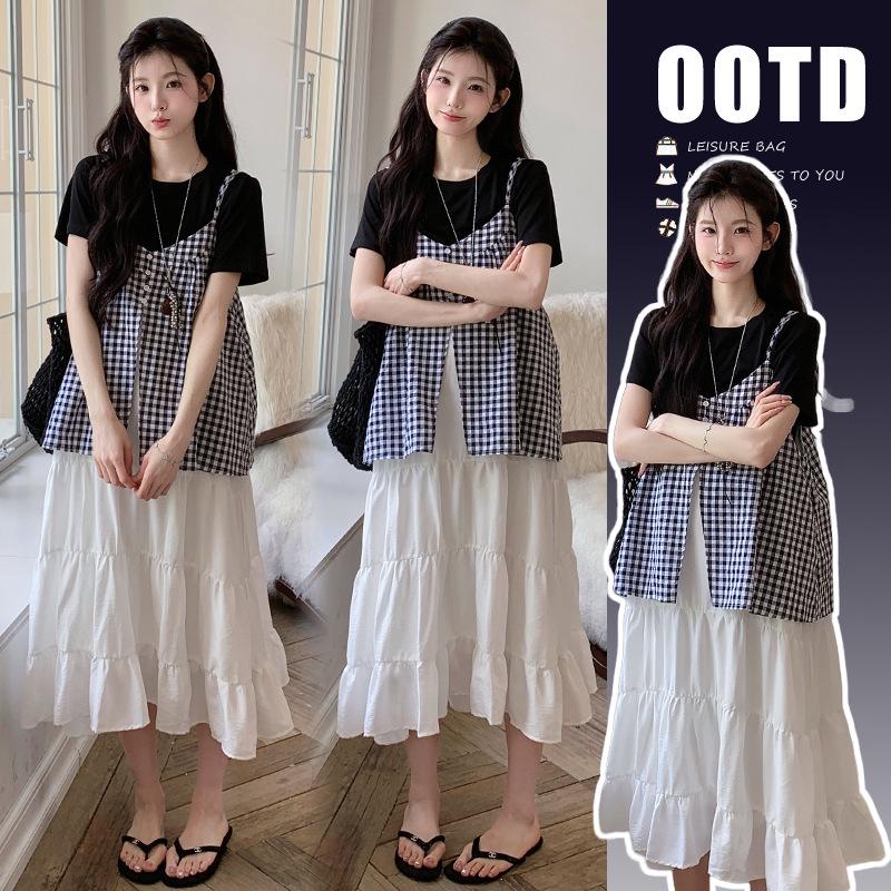 

2026 Summer Maternity Two-Piece Set: Short-Sleeved T-shirt & Patchwork Camisole Dress L