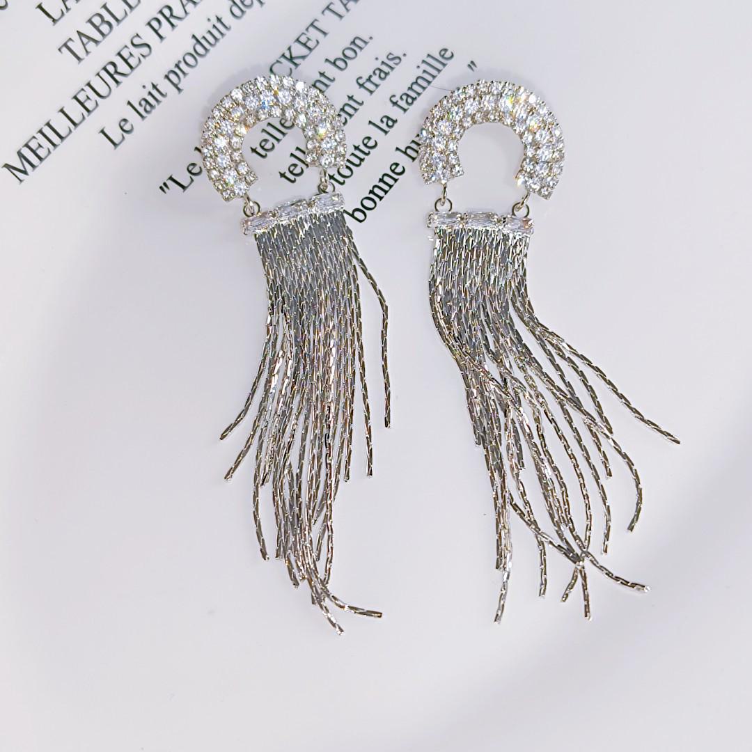 

Длинные серьги-кисточки Luxe Gem Geometric для модных женщин Half-round zircon tassel earrings серебряный