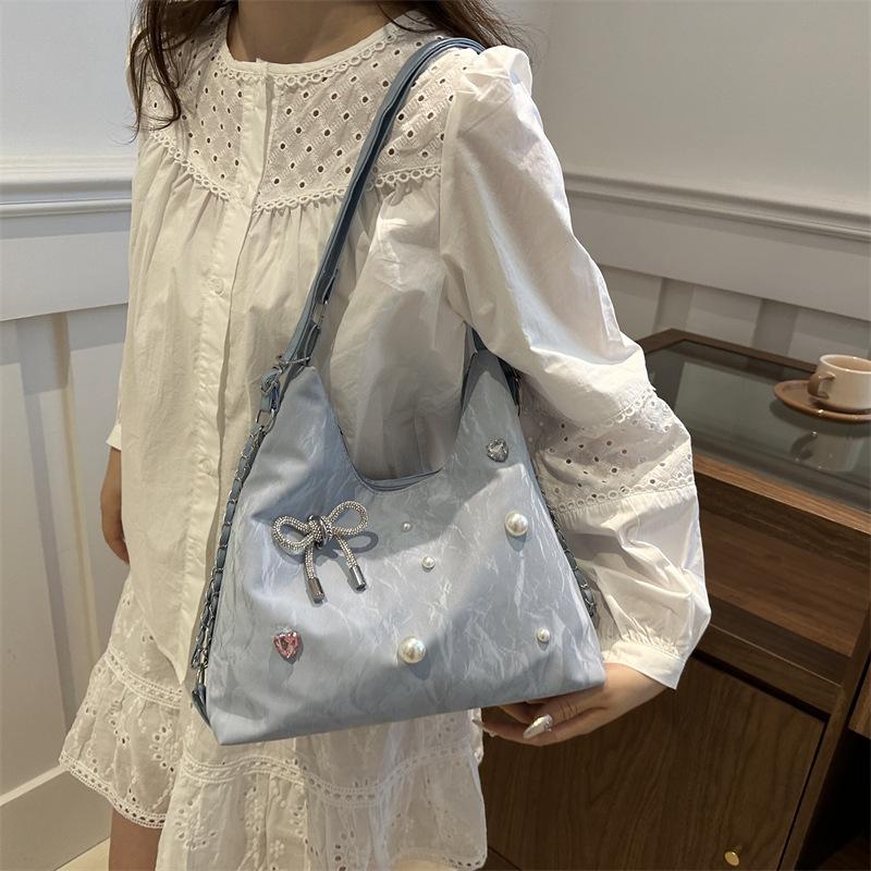Simple and Fashionable Large Capacity Tote Bag for Women In Summer New Trendy Commuting Bag Simple Casual Backpack