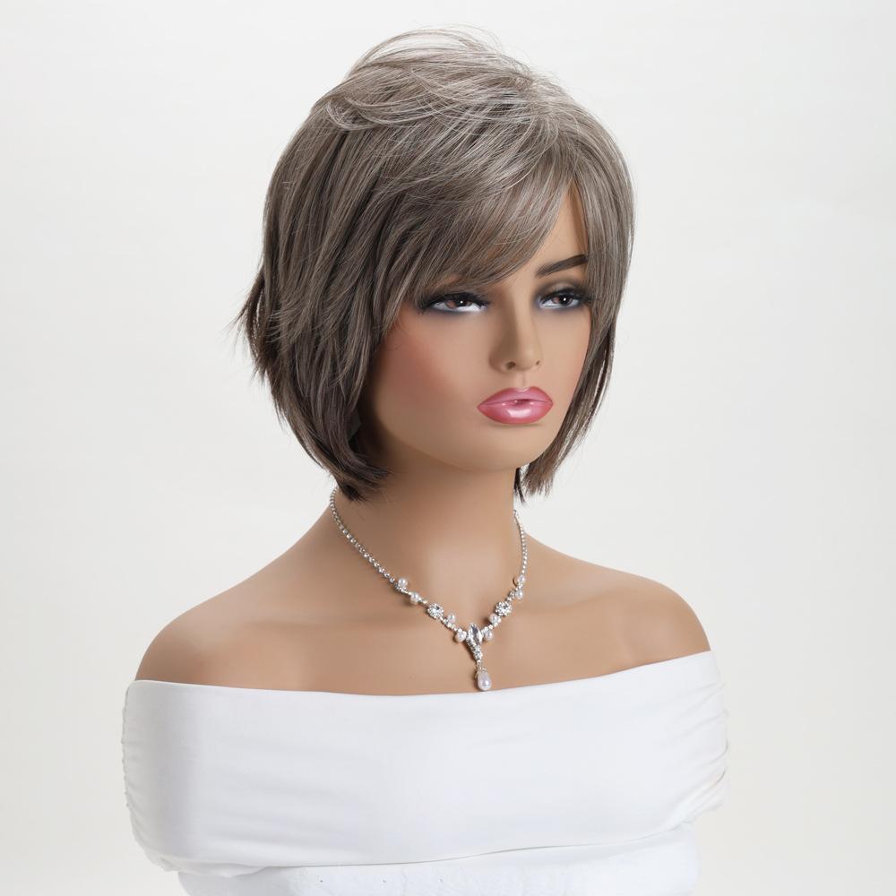 Parrucche Sintetiche Corte Nere Ondulate da Donna Stiloso Capelli Misti Biondo Castano Stratificati con Frangia per Uso Quotidiano Festa Costume Fibra Resistente al Calore