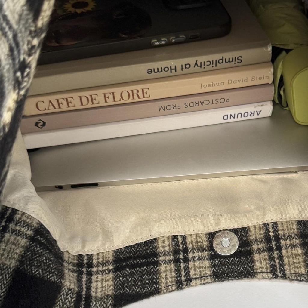 Japanese Retro Plaid Literary Tote: Versatile, Simple, Large-Capacity Shoulder Bag for Women