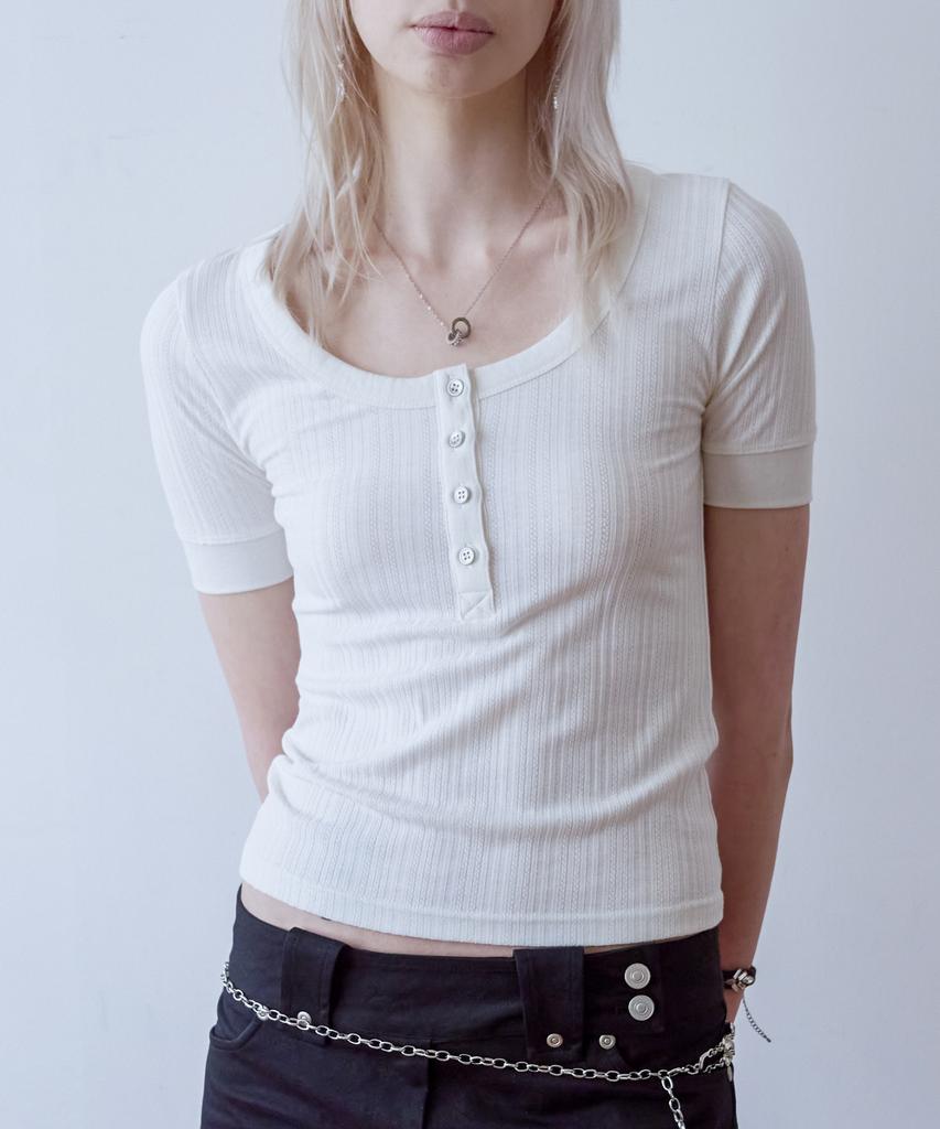 Podeowedeo Deep U-Neck Contrast T-Shirt (Ivory)