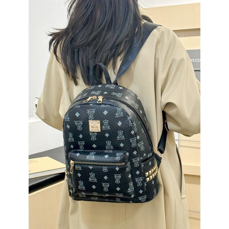 Duffel Bag with Large Capacity and Water-resistant Feature, Stylish Design