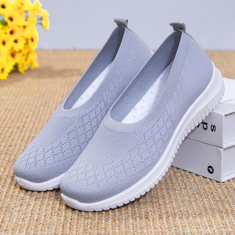 Old Beijing cloth shoes women's one-pedal middle-aged and elderly mother shoes shallow mouth breathable women's cloth shoes large size shoes children