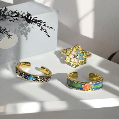 Nuevo Anillo Abierto Retro Francés de Flor Esmaltada Goteada Temperamento Lujo Ligero Alto Sentido Anillo de Nicho
