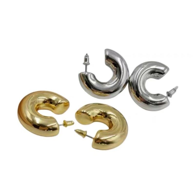 European and American niche retro fashion single product small earrings earrings women's simple personality versatile commuter daily earrings