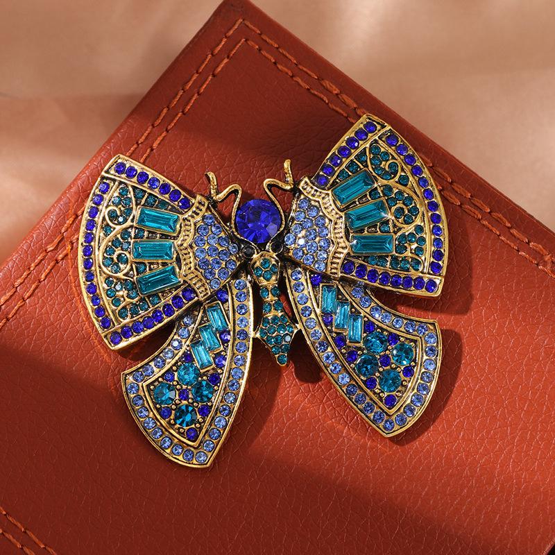 Heavy Industry Full Diamond Retro Bow Brooch Vintage Medieval Animal Premium Pin Corsage Accessories Women