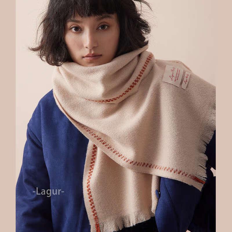 

UOSU Hand-Threaded Thick Wool Scarf & Shawl