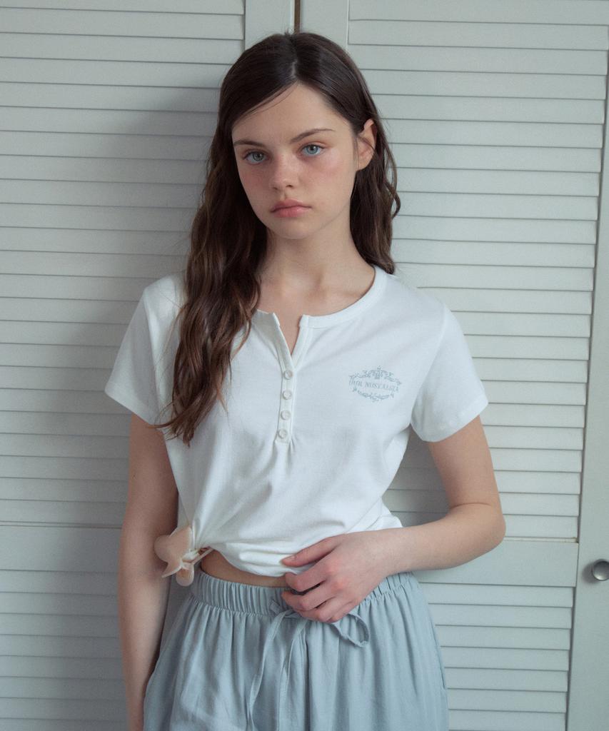Aueonoseuteljia Henley Print Half T-Shirt_Ivory(Ob6Tp11)
