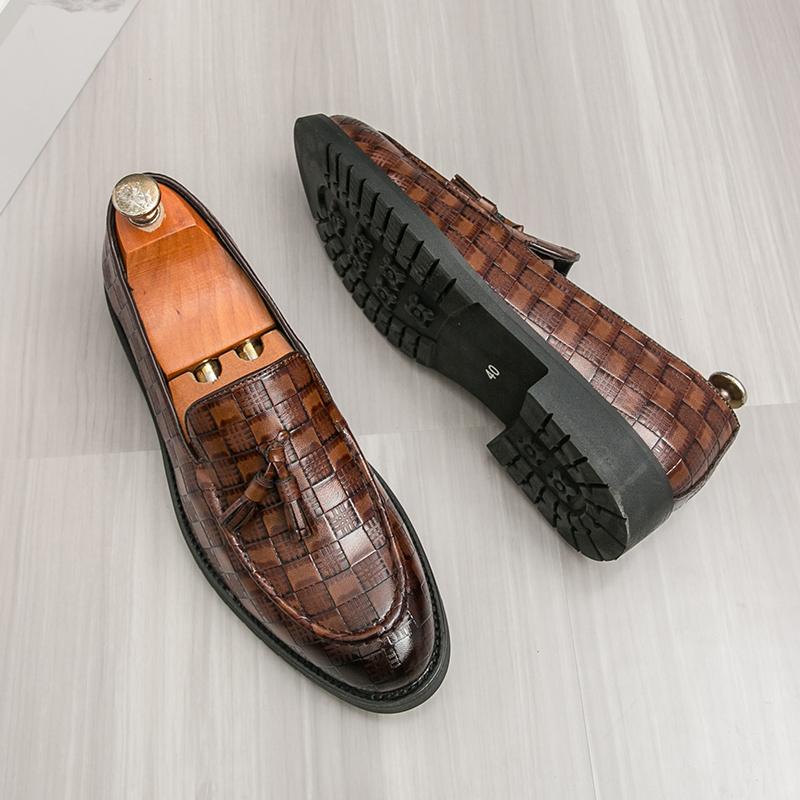 

Модная обувь с бахромой Мужская повседневная удобная обувь на одну ногу Удобные маленькие кожаные туфли Европейско-американская деловая офисная обувь Размер 38-46 46 коричневый