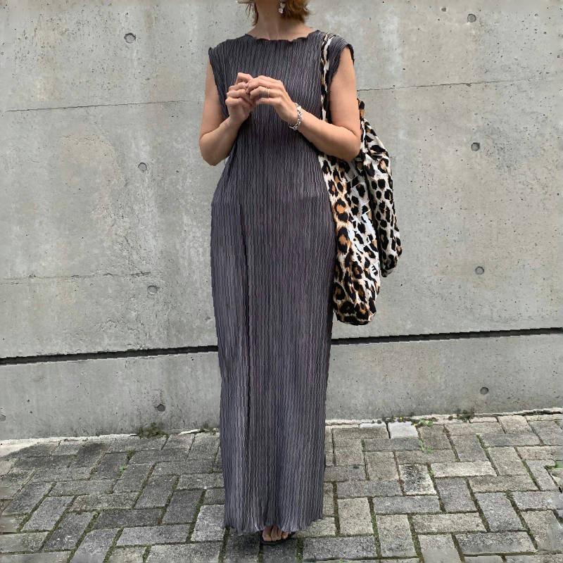 2026 Summer Women s Japanese-Style Pleated Sleeveless Dress - Loose Fit, Versatile, Elegant Large серый