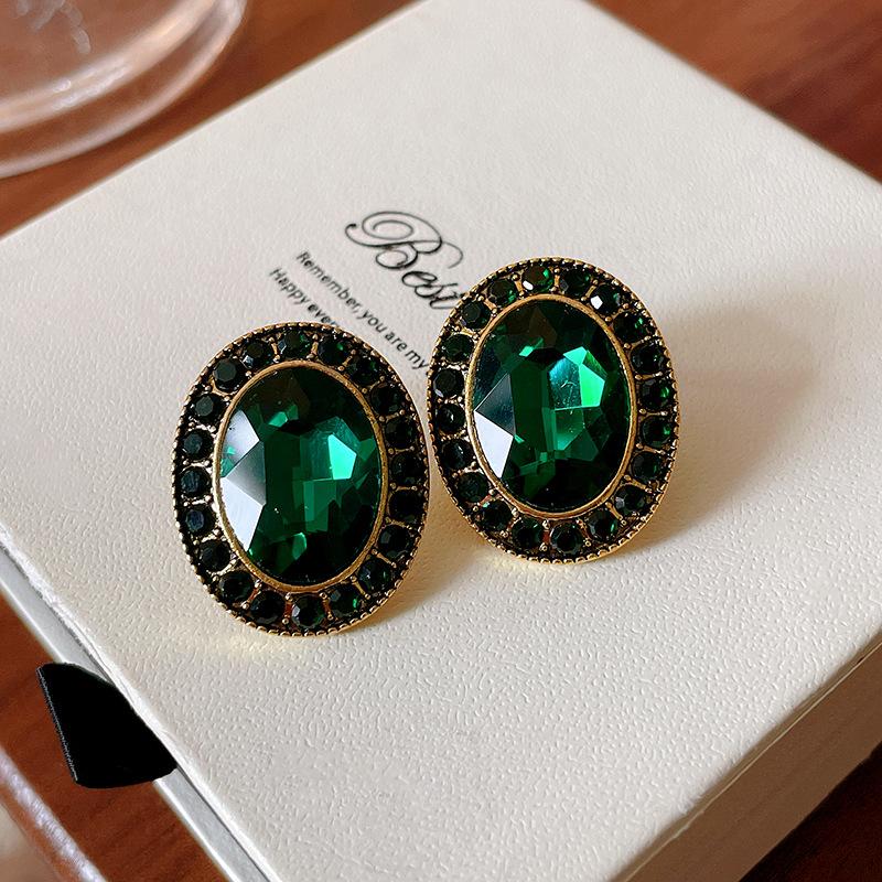

Medieval vintage earrings silver needles European and American retro oval diamond stud earrings high-end fashion design earrings women
