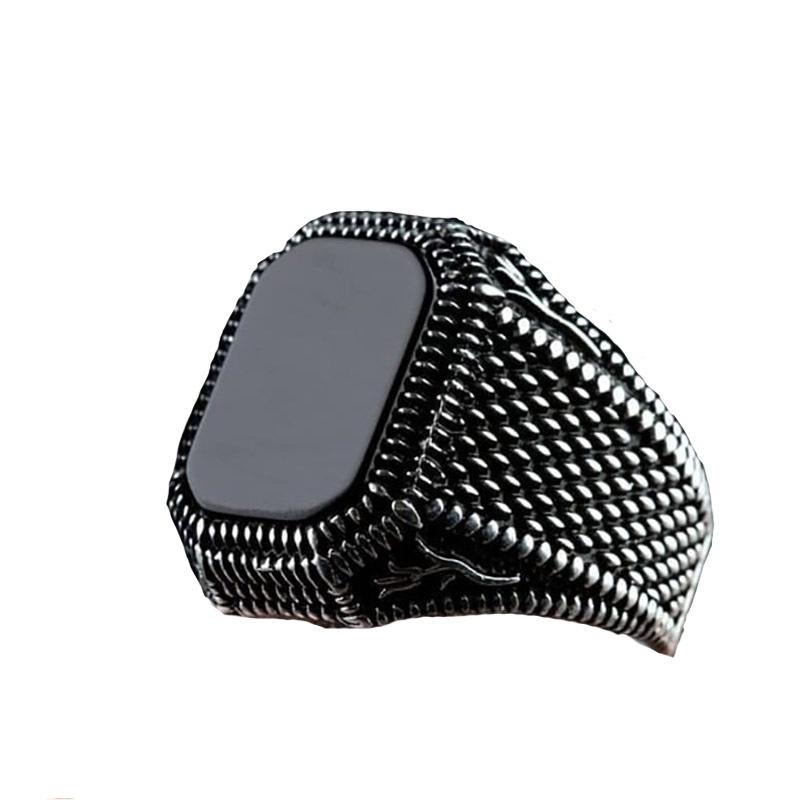 Wei Ya Men's Retro Black Square Agate Pattern Ring - Trendy and Unique Design
